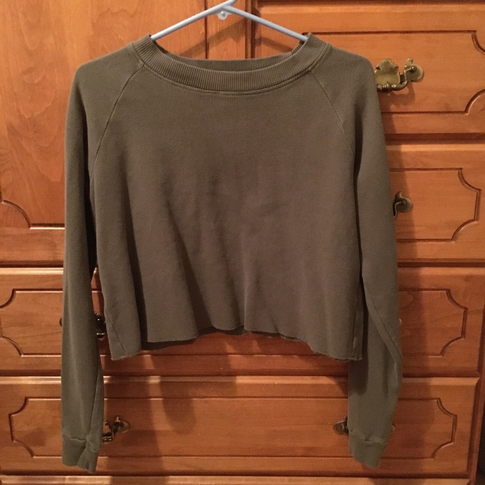 Brandy Melville Long Sleeve Crop Top